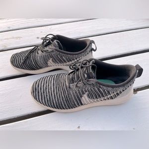 Nike Roshe two Flyknit great condition ✅